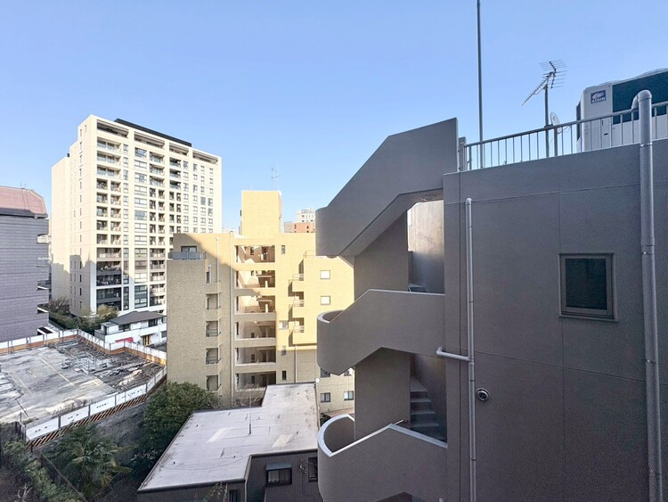 その他 眺望や窓からの景色が良いと、家で過ごす時間も快適です。