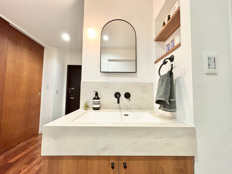 洗面 清潔感を感じられる洗面化粧台。