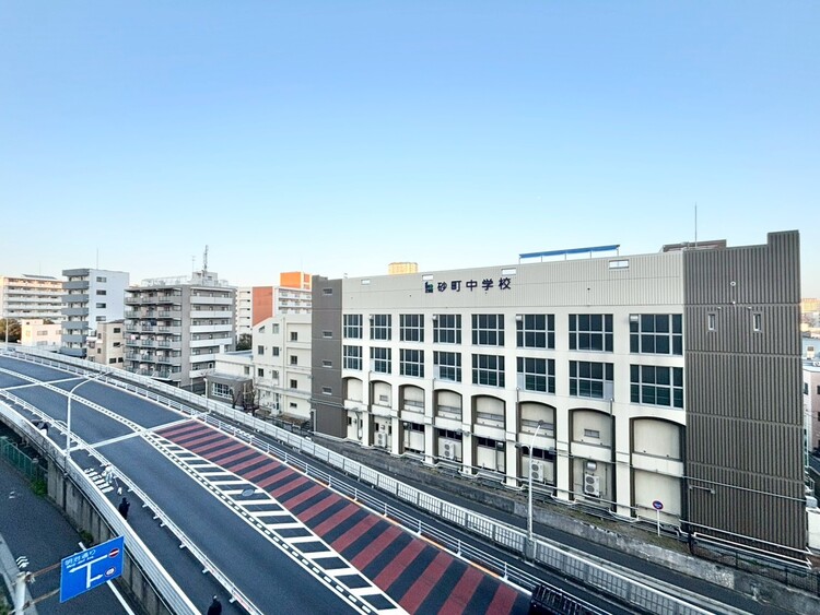 その他 眺望や窓からの景色が良いと、家で過ごす時間も快適です。