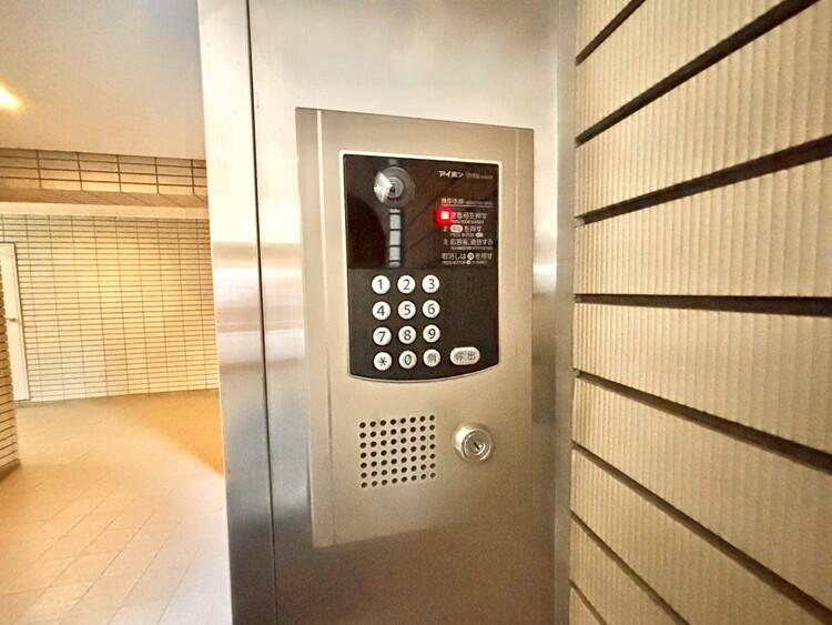 設備 オートロックついていますので、セキュリティ面でも安心です。