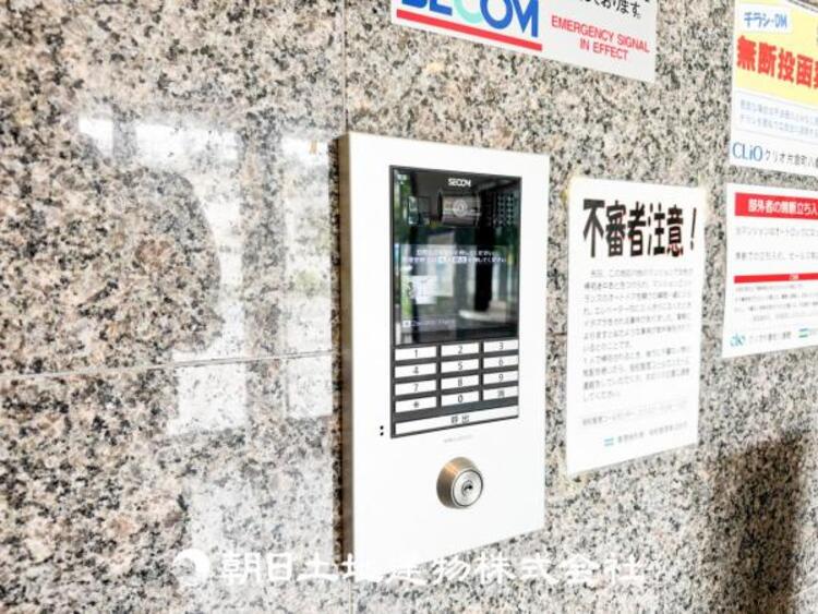 エントランス 【オートロック】防犯上安心なオートロック機能！カメラ機能付きなので訪問者の確認もできます。