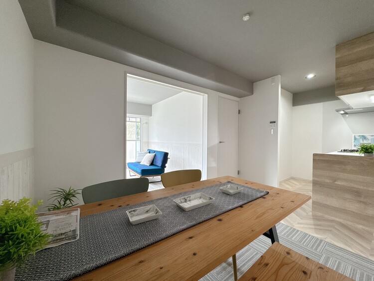 居間 快適に過ごす毎日を求めて、暮らしの中でご自身の「マイホーム」に創り上げてください。