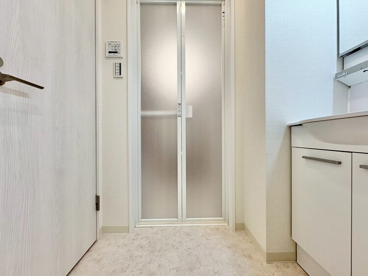 洗面 清潔感と心地よさを重視した、上質感漂うパウダールーム。