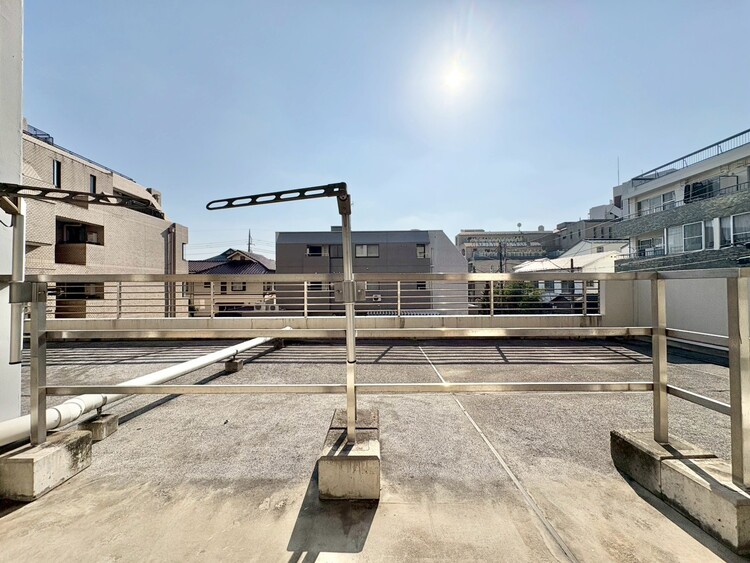 バルコニー 頬をなでる、優しい風を感じることが出来ます。