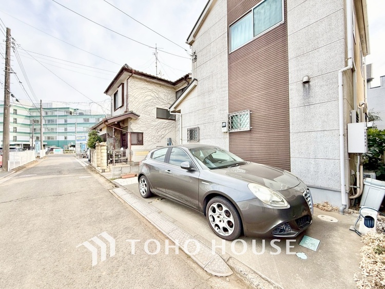 キッチン 【素敵な空間】君の姿に一瞬足を止めていた。美しくて惑わされてしまった自分が信じられない位素敵な空間。そしてこの空間に君がいて喜び歌を歌う僕が燥いでいる。