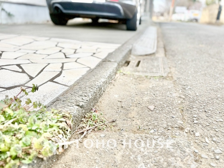 トイレ 【Toilet】トイレも全て新品に交換されており、清々しく新生活を始めることができます。白基調の清潔感のある空間に生まれ変わりました。