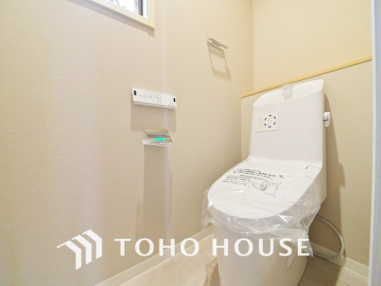 トイレ 清潔な洗浄機能付温水シャワートイレ