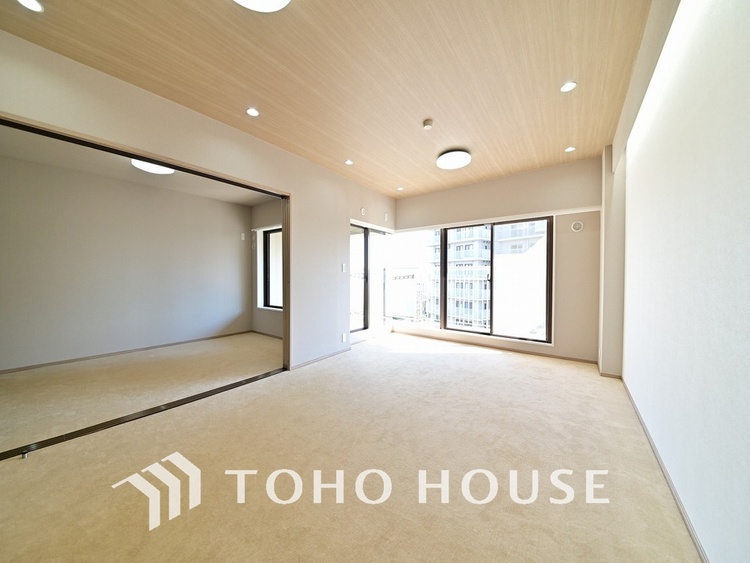 内装 広がりのある住空間、家族が集まるリビング・ダイニング