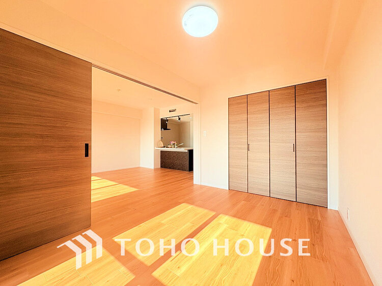 内装 シンプルですっきりとした室内は飽きのこない居心地の良い雰囲気