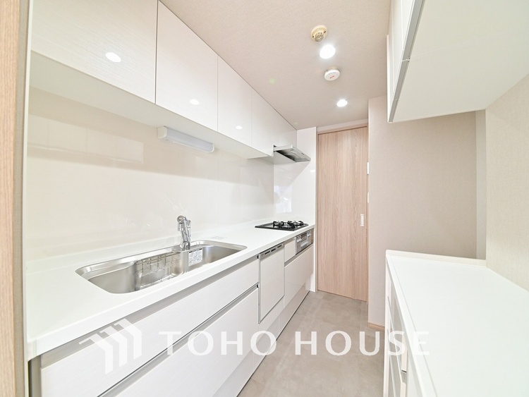 キッチン シンプルな部屋の雰囲気に溶け合うナチュラルキッチン