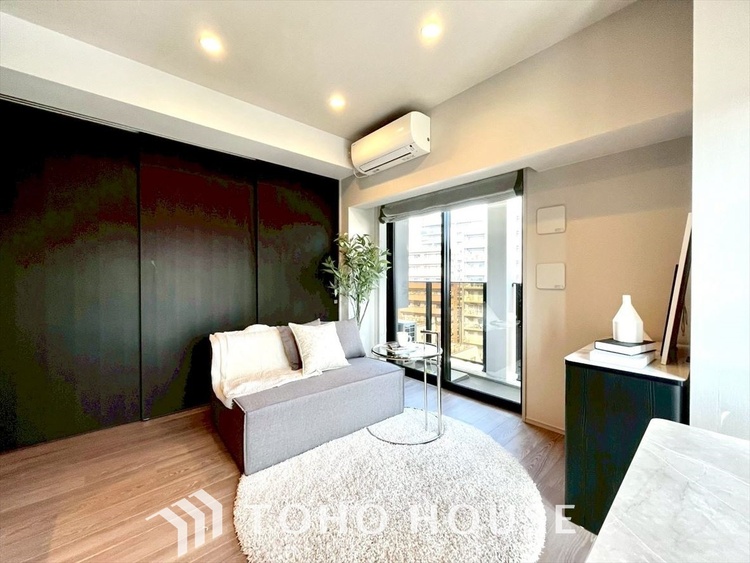 内装 ◆瀟洒な空間◆落ち着きのある彩が見事に調和させた瀟洒な空間を演出。ここに集まる家族の会話と笑顔が絶え間なく続く幸せな空間。