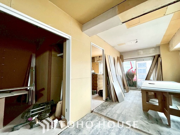 内装 《改装中》◆瀟洒な空間◆落ち着きのある彩が見事に調和させた瀟洒な空間を演出。ここに集まる家族の会話と笑顔が絶え間なく続く幸せな空間。