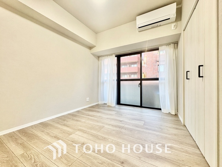 内装 寝室は一日の疲れを癒す大切な空間。快適で落ち着けるおすすめの間取りです。