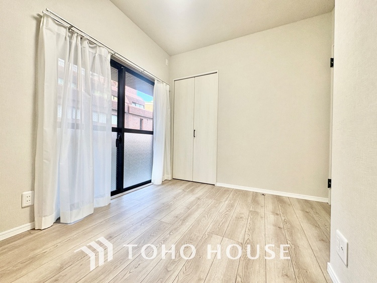 内装 感性を育むプライベートルームはシンプルでスマートな空間