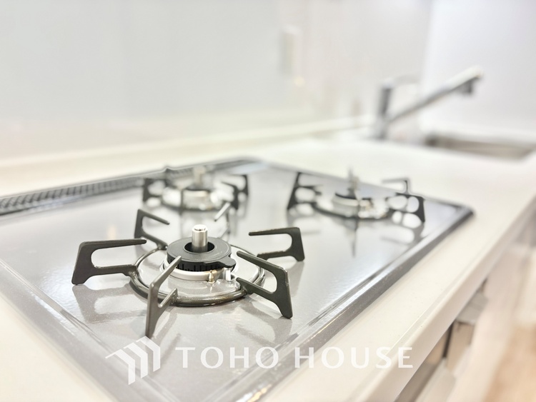 キッチン 時を超えて愛されるデザインが、日常を特別なひとときへと昇華させます。この場所から、心満たされる豊かな食卓が始まります。