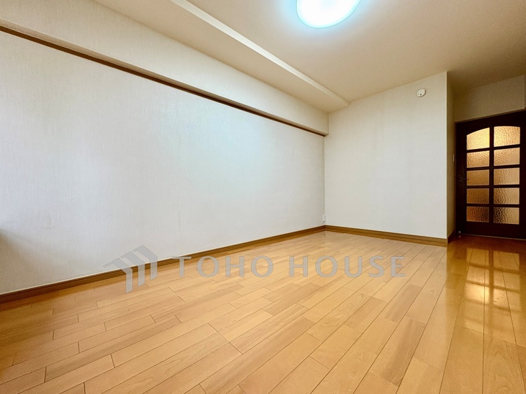 内装 ◆癒しの空間◆室内構成に拘り採光とセンスを散りばめた空間。それは『柔らかさ』に似た素敵な居場所。そこに暮らす人のことを考えつくり出したものは『癒し』という心地よい居場所なんだと思う