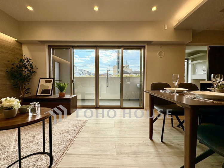 収納 ◆ここに在る◆事も無げに美しく、伝えるには筆舌に尽くし難い。豪華絢爛や華美と言う事ではなく、住まう者にとって暮らし易く心地がいいと言う美しさがこの住まいには込められている。