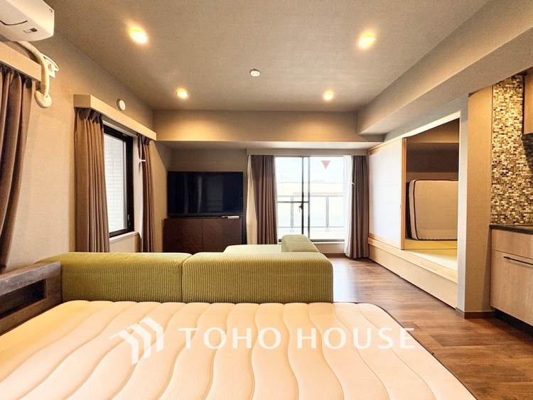 内装 【LIVING】◆陽光◆が差し込む。この開放的なLDKに家族の笑顔が集う。家族が一緒に過ごす空間は明るく、そして居心地よく。