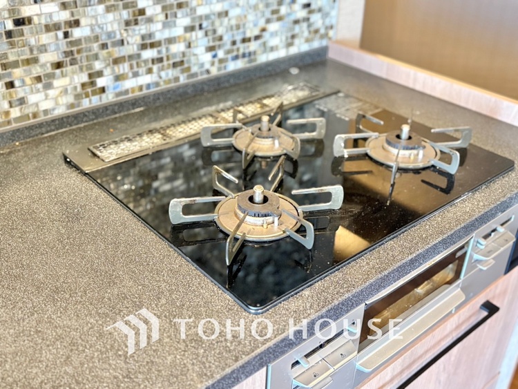 キッチン 【KITCHEN】◆家族のおはよう◆の声を笑顔で迎えてあげられるシステムキッチン。朝ごはんが楽しみでちょっと早起きしたくなるんです。