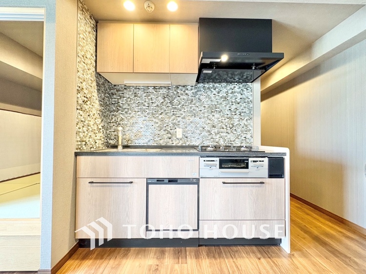 キッチン 【KITCHEN】◆ワクワク◆開放的で機能性も高いシステムキッチン。お子様は毎日のご飯にワクワク！