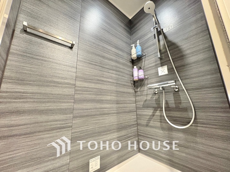 風呂 【BATHROOM】◆プライベートな空間◆simpleだからrelaxできるんです。こころもからだもキレイさっぱり。