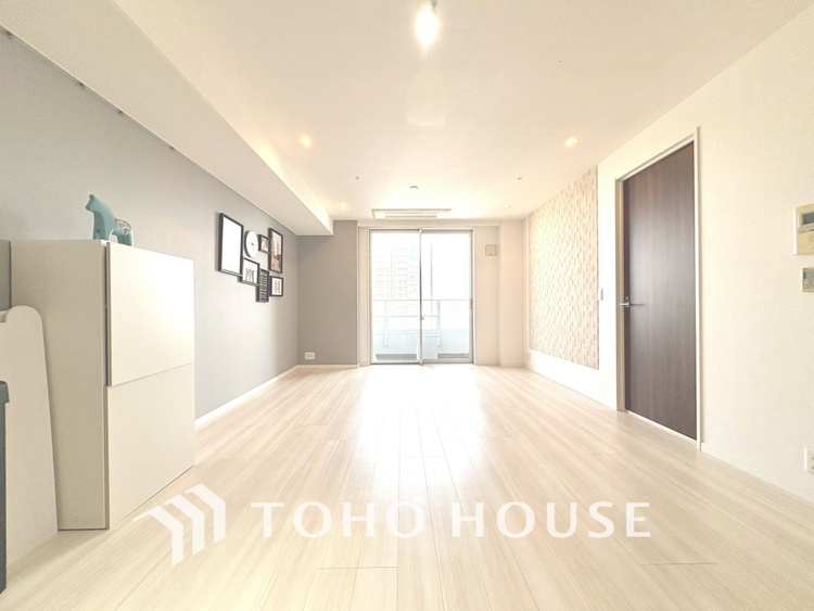 内装 【LIVING】◆眩い◆光が燦々と入り、家族の笑顔を照らす。「いつまでも続いて」と願う夢のような毎日がここにある。