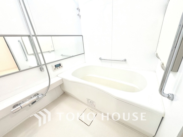 風呂 【BATHROOM】◆プライベートな空間◆simpleだからrelaxできるんです。こころもからだもキレイさっぱり。