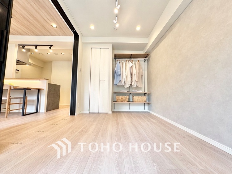 内装 【PRIVATE ROOM】◆属毛離裏◆子は父を手本とし、母に愛育されて成長する。家族の深い繋がり。いつまでも大切にしたい。