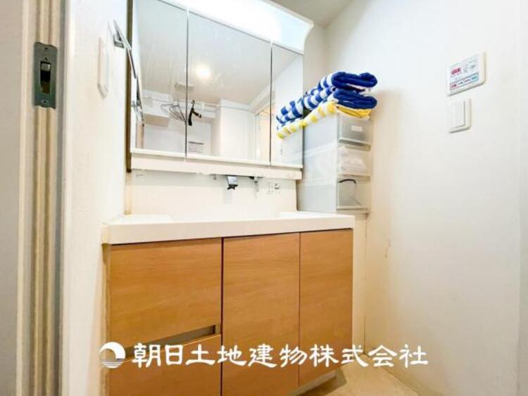 その他 【洗面化粧台】快適に過ごせることはもちろん、収納や機能性を兼ね備えた洗面化粧台です。