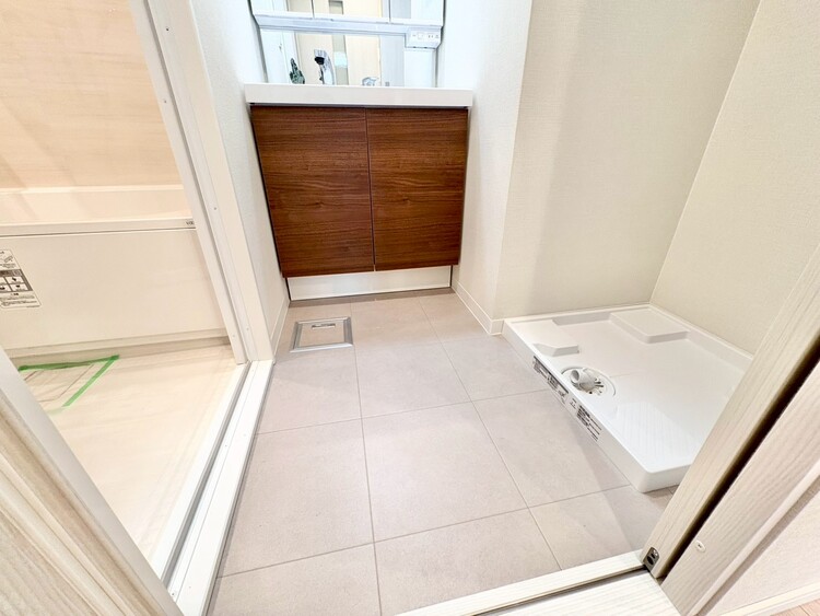 その他 十分な広さの脱衣所。