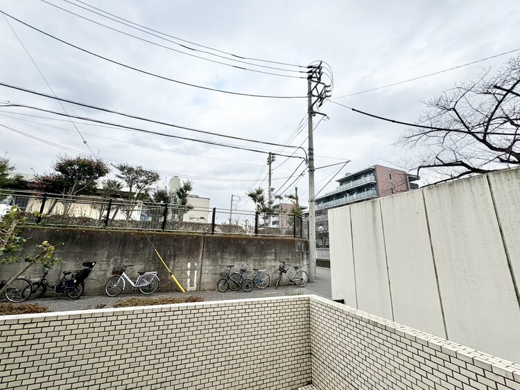 その他 眺望や窓からの景色が良いと、家で過ごす時間も快適です。