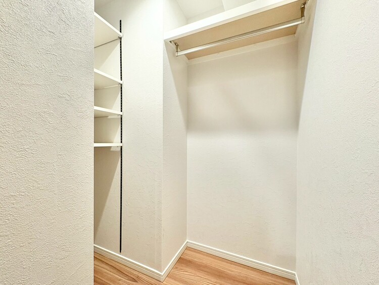 その他 収納スペースが付いていて、お部屋を広く使っていただけます。