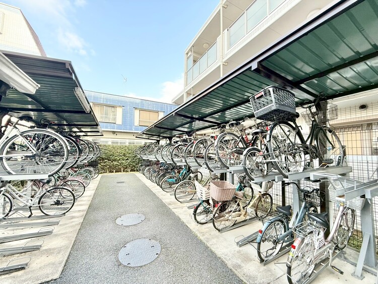 その他 駐輪場も綺麗に整頓されています。※空き状況は都度ご確認下さい。