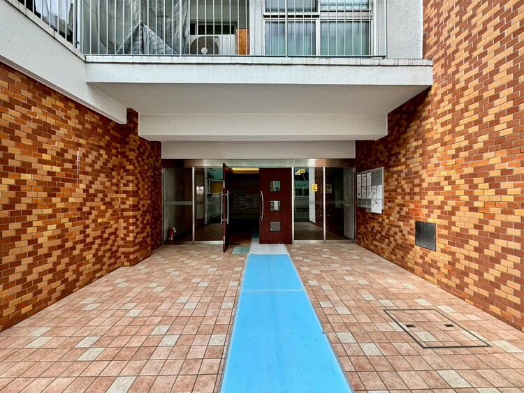 その他 上質感漂う玄関アプローチです。