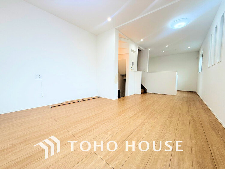 内装 上質な時間を育む暮らしのメインステージ。寛ぎとコミュニケーションを育む居心地のよい場所