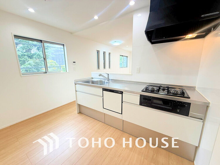 キッチン シンプルな部屋の雰囲気に溶け合うナチュラルキッチン