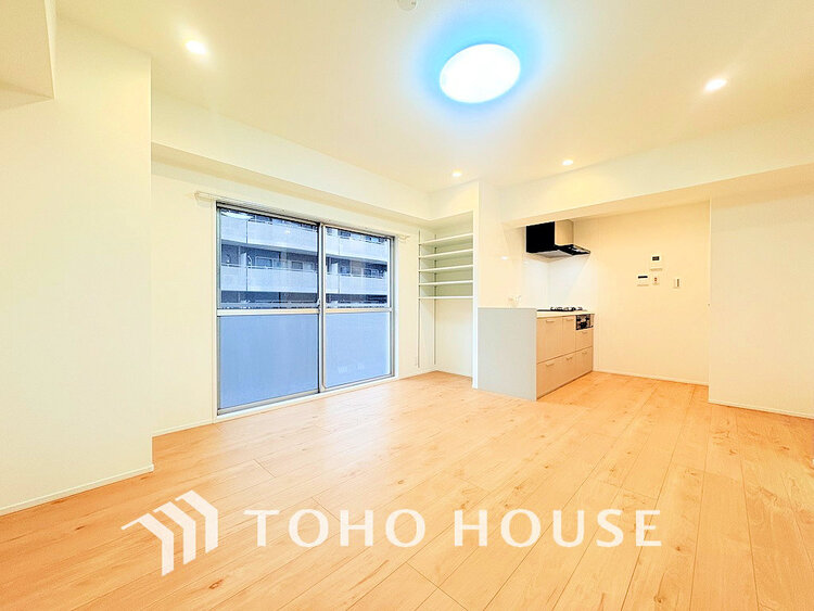 内装 家族みんなが爽やかに過ごせるように、光をたっぷり取り込んだLDK