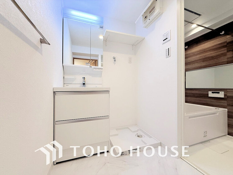 洗面 大きな洗面鏡付き、朝の身支度も楽しくなりますね