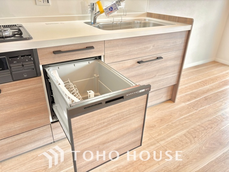 キッチン 時を超えて愛されるデザインが、日常を特別なひとときへと昇華させます。この場所から、心満たされる豊かな食卓が始まります。