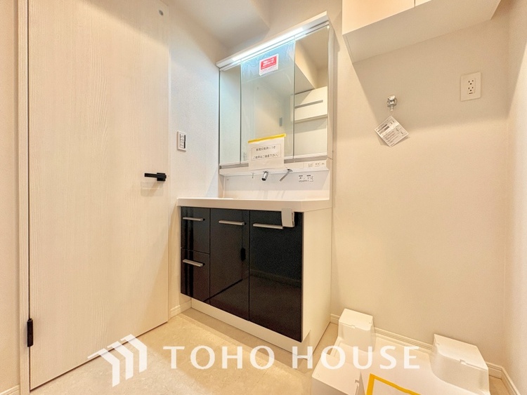 洗面 清潔感あふれる洗面化粧台で、毎日の身支度を快適にサポートします。