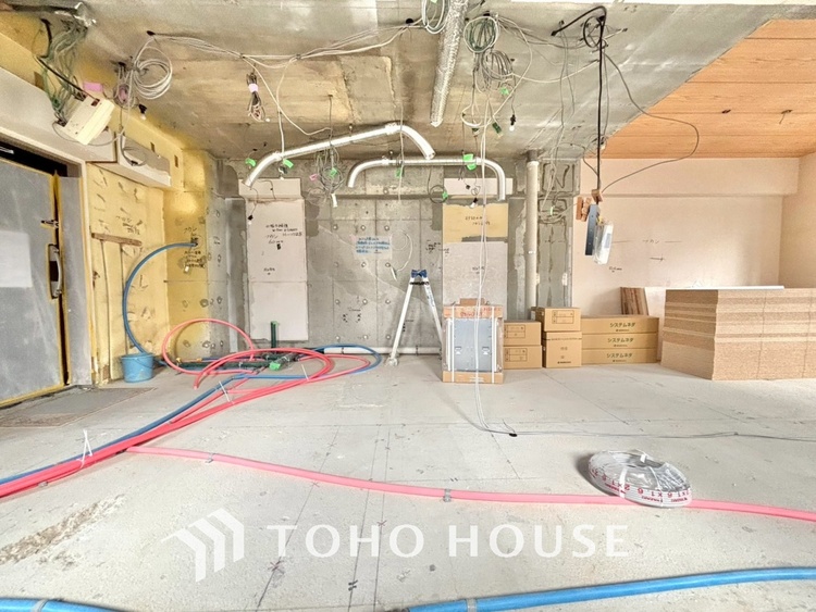 内装 【改装中】風の通り道。舞い込んでくる風が優しく躍り、室内に爽やかな空気を運んでくる。