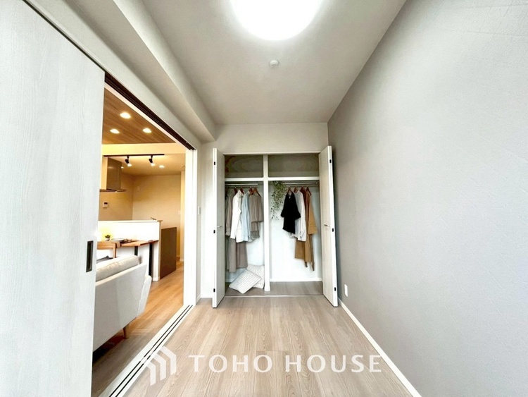 内装 感性を育むプライベートルームはシンプルでスマートな空間。好みの空間で読書をしたり、音楽を聞いたりと一人の時間も充実したものにできます。