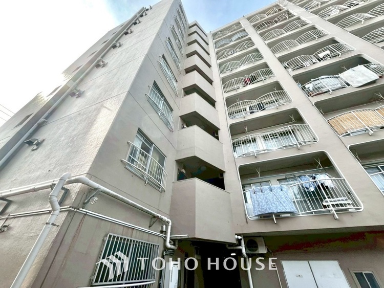 外観 漂う上質な空気感、マンションに入れば「おかえりなさい」と笑顔で迎えてくれるエントランス。最良の心配りを感じるマンションでした。