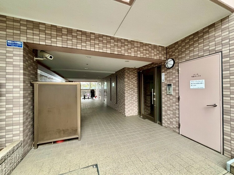 その他 上質感漂う玄関アプローチです。