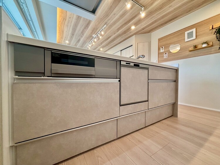 その他 清潔感を感じられる洗面化粧台。