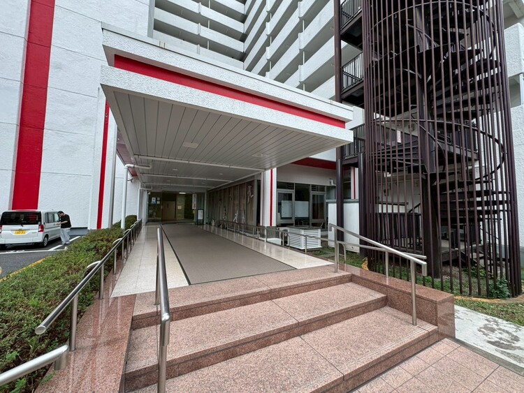 その他 上質感漂う玄関アプローチです。