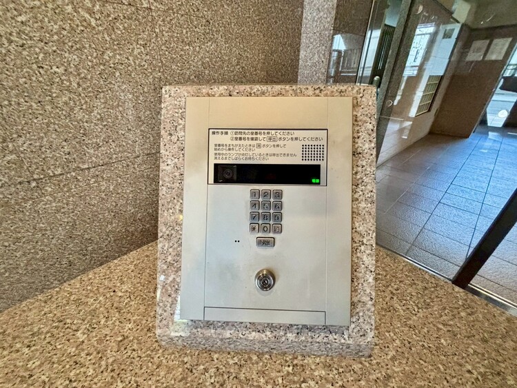 その他 誰が来てもわかる様にモニター付きインターホンを設置。