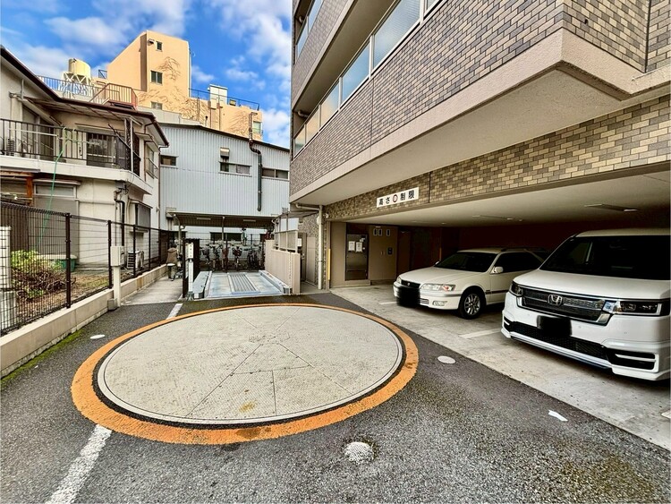 その他 駐車スペースが嬉しいですね。※空き状況は都度ご確認下さい。