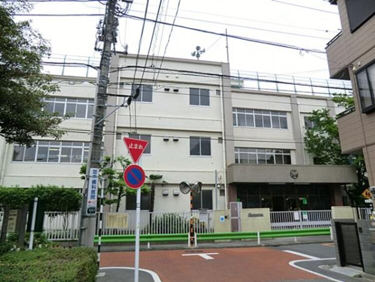 周辺 大田区立雪谷小学校	450m