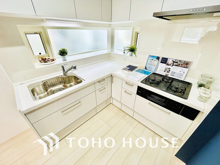 キッチン シンプルな部屋の雰囲気に溶け合うナチュラルキッチン